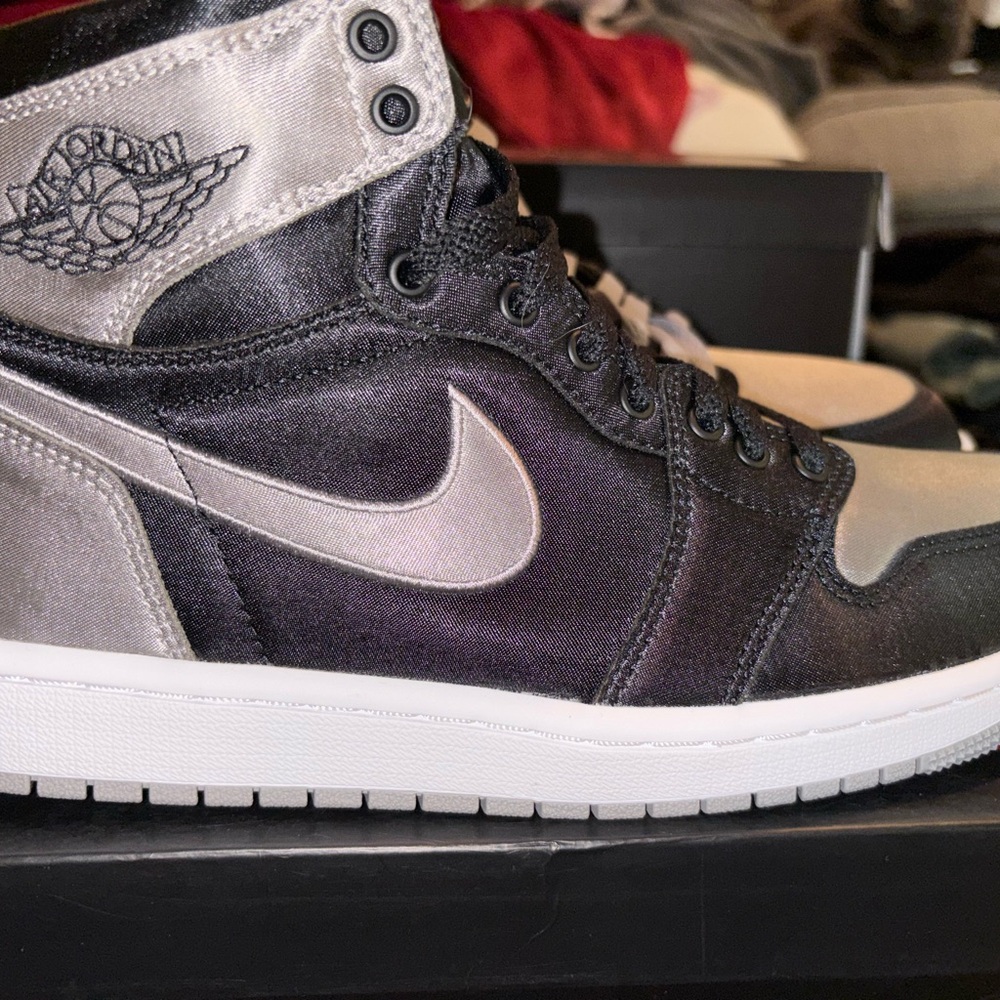 Jordan Men's Black and Silver Sneakers